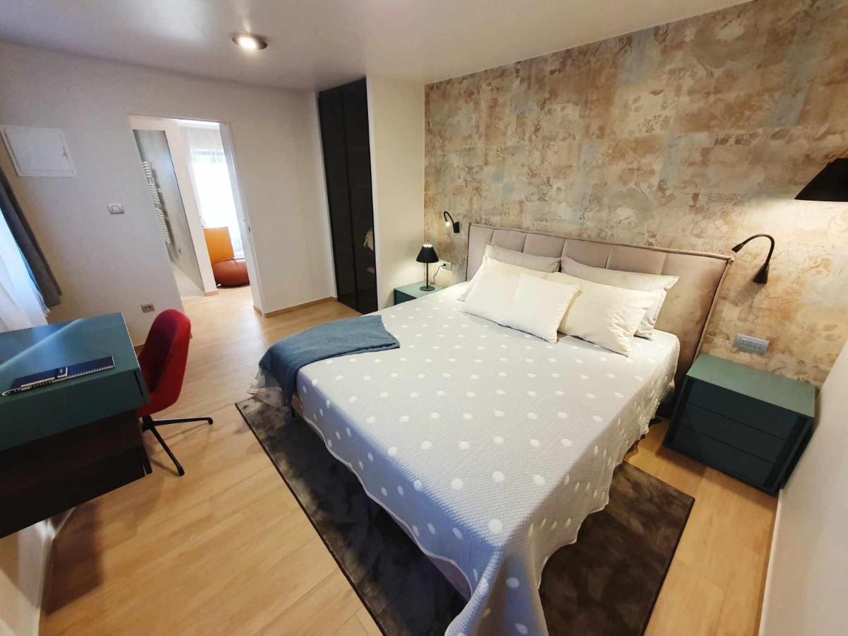 New Ana Design City Center Apartments Pula Exterior foto